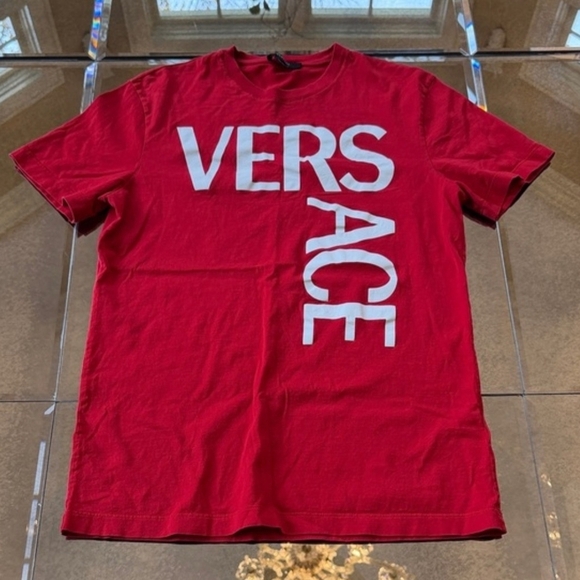 Versace Graphic Print Crew Neck Red / White T-Shirt Size Medium (EUC) - Picture 2 of 7